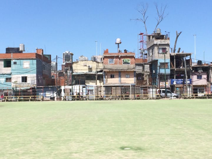 Panorámica de una de las calle des la Villa 31. C. G. C