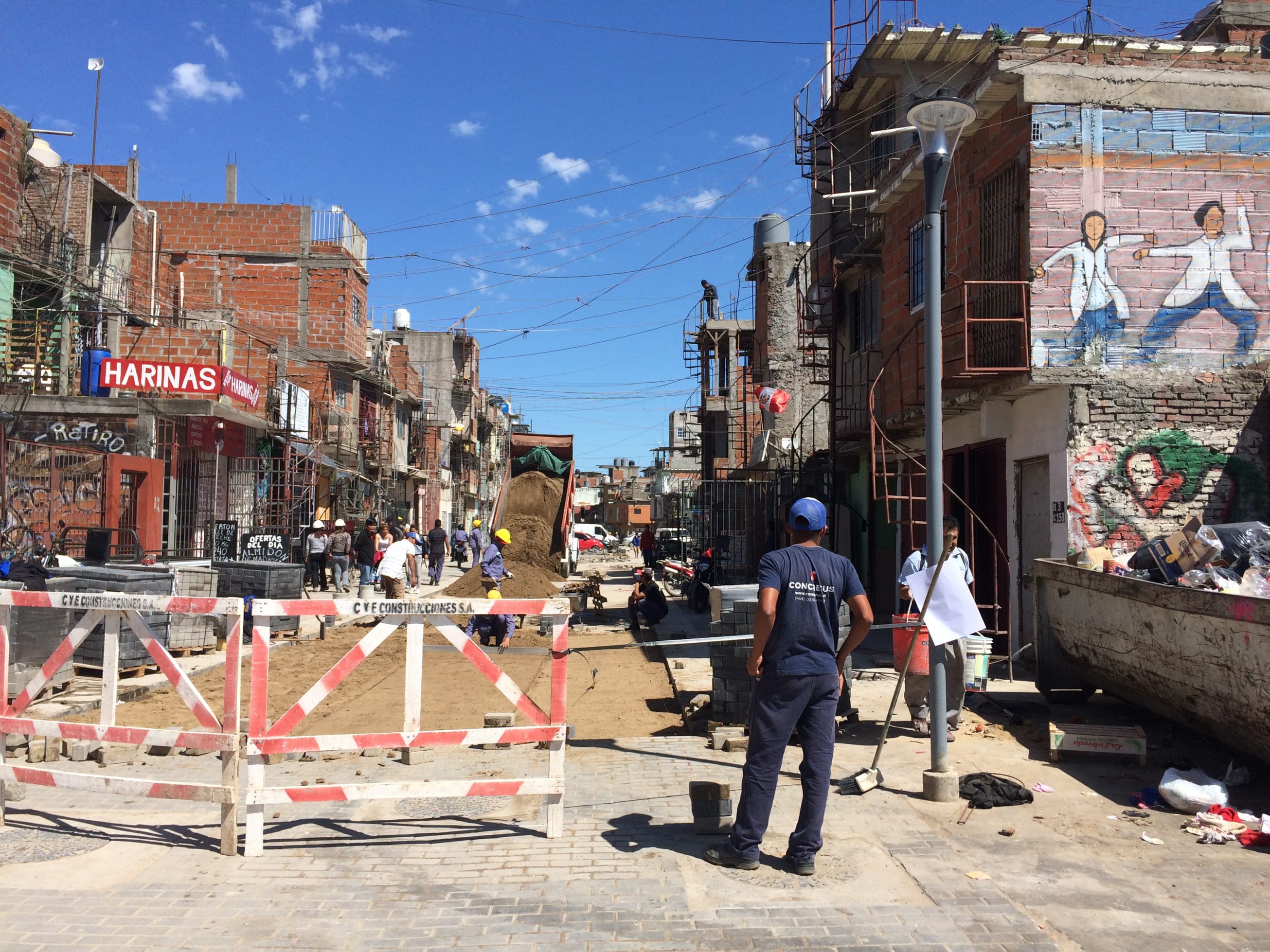 Obras de remodelación en Güemes, uno de los barrios de la villa 31 / C.G.C