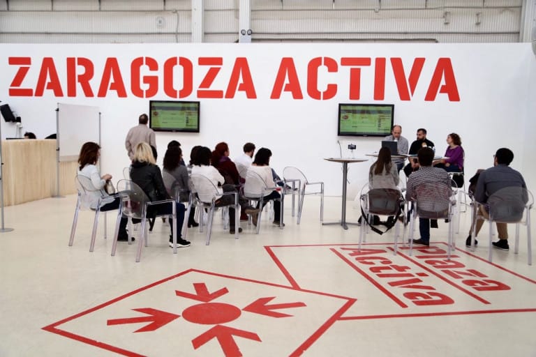 El fundador de ZAC y director en sus primeros siete años, Raúl Oliván, con Arantza Gracia, concejal de ZeC y delegada municipal.